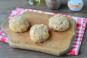 Котлеты из индейки с кукурузой