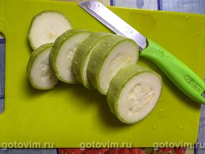 Форель с помидорами и кабачками, запеченная в кулинарном рукаве