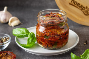 Вяленые помидоры с базиликом Вяленые помидоры с базиликом