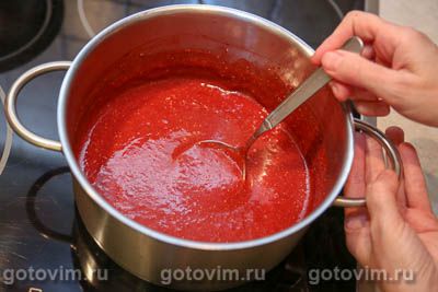 Клубника, протертая с сахаром 