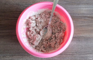 Шоколадные вареники с вишней