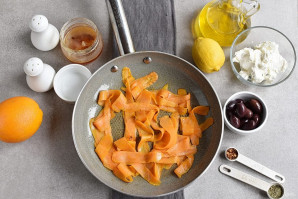 Салат с жареной морковью