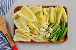 Аджика из сладкого перца Аджика из сладкого перца