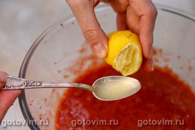 Клубника, протертая с сахаром с апельсинами (без варки) 