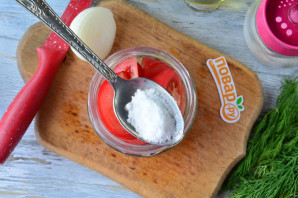 Сладкие маринованные помидоры дольками