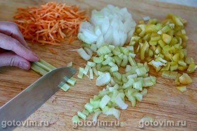 Куриный суп с зеленым горошком и вермишелью Куриный суп с зеленым горошком и вермишелью