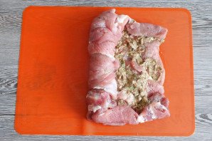 Рулет из свинины в ветчиннице