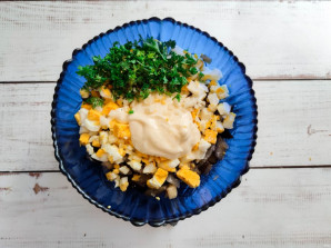 Салат из жареных баклажанов с майонезом