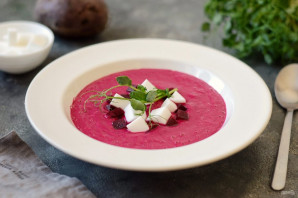 Свекольный крем-суп с фетой Свекольный крем-суп с фетой