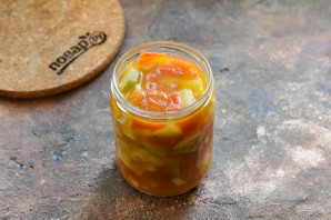 Салат "Бомба" из кабачков на зиму