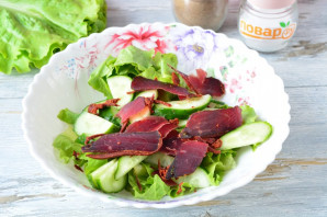 Салат с бастурмой