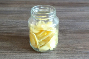 Маринованный имбирь со свеклой