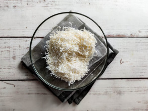 Шампиньоны фаршированные брынзой