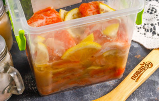 Соленая горбуша с лимоном