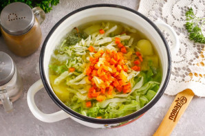 Молочный суп с капустой и картофелем