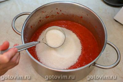 Клубника, протертая с сахаром 