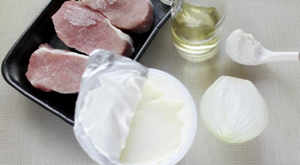 Свинина в сметанном соусе, пошаговый рецепт с фото