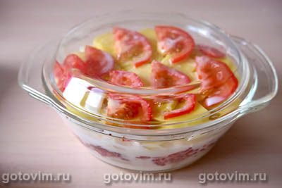 Картофельная запеканка с фаршем, помидорами и молочной заливкой