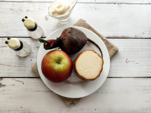 Копченый салат из свеклы