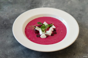 Свекольный крем-суп с фетой Свекольный крем-суп с фетой