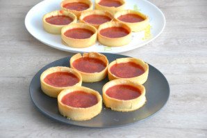 Тарталетки со взбитыми сливками