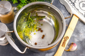 Крыжовник маринованный с чесноком Крыжовник маринованный с чесноком