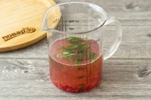 Малиновый лимонад с базиликом