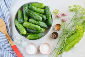 Маринованные огурцы в литровых банках