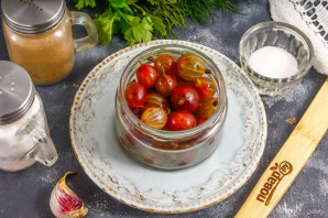 Крыжовник маринованный с чесноком Крыжовник маринованный с чесноком