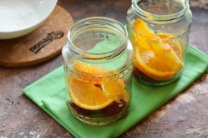 Компот из клубники с мятой и апельсином Компот из клубники с мятой и апельсином