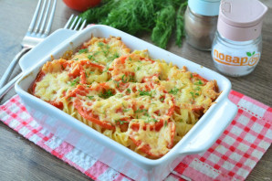 Запеканка из макарон с помидорами и сыром