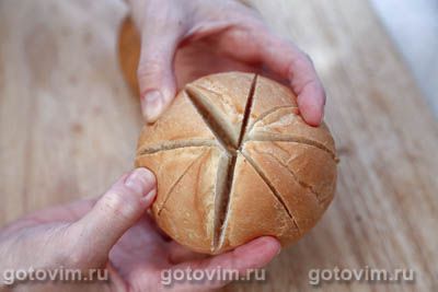 Горячие булочки, фаршированные мясным фаршем и сыром