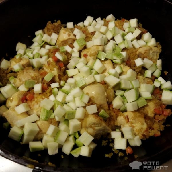 Рецепт: Булгур с куриным филе - с овощами и помидорами в собственном соку