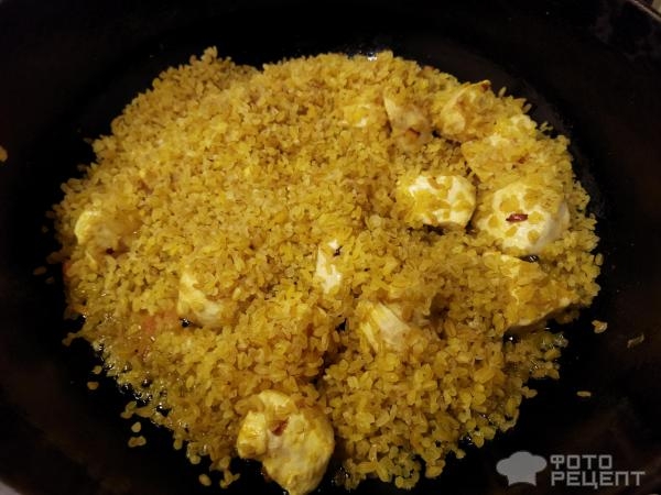 Рецепт: Булгур с куриным филе - с овощами и помидорами в собственном соку