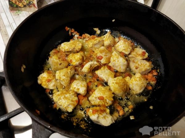 Рецепт: Булгур с куриным филе - с овощами и помидорами в собственном соку