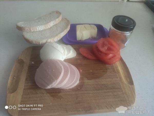 Рецепт: Горячие бутерброды на сковородке - в моем исполнении.