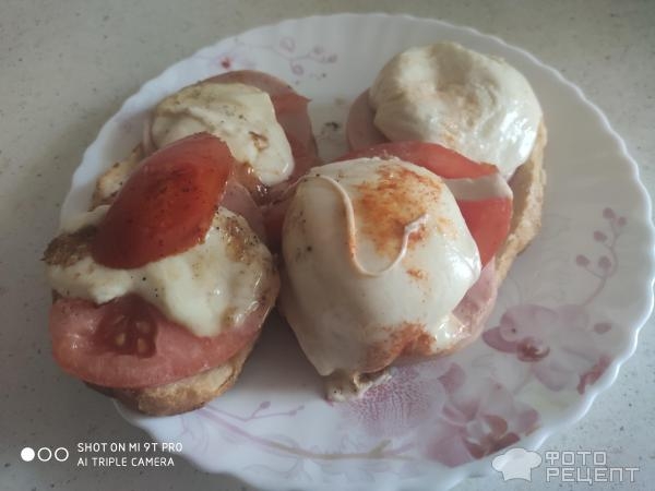 Рецепт: Горячие бутерброды на сковородке - в моем исполнении.