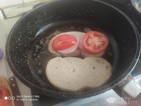 Рецепт: Горячие бутерброды на сковородке - в моем исполнении.