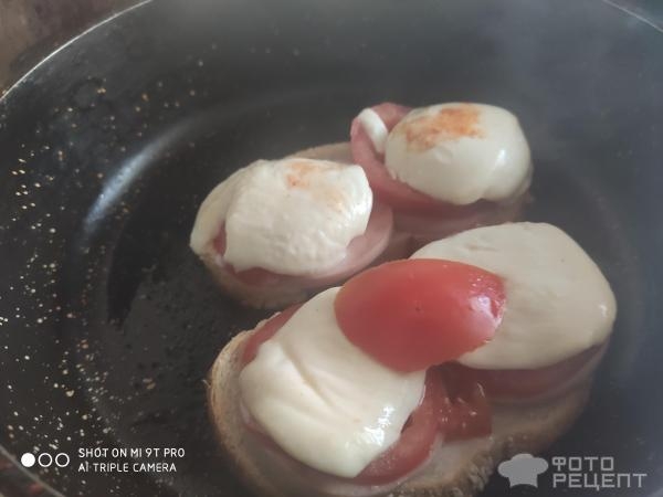 Рецепт: Горячие бутерброды на сковородке - в моем исполнении.