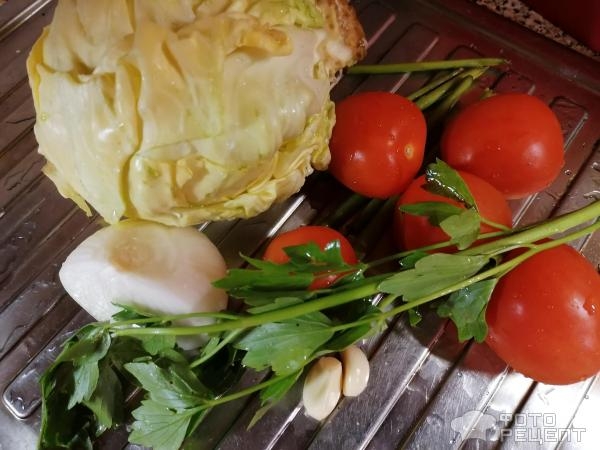 Рецепт: Капуста тушеная с лисичками - С помидорами, любистком и копченостями