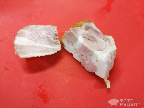 Рецепт: Капуста тушеная с лисичками - С помидорами, любистком и копченостями