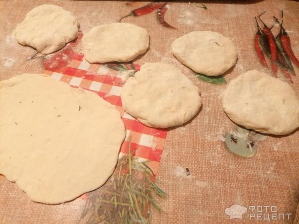 Рецепт: Лепешки с зеленью - женгялов хац - армянская лепёшка, вкусно и очень просто