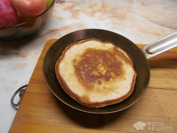 Рецепт: Панкейки на кефире - с яблоками Рецепт: Панкейки на кефире - с яблоками