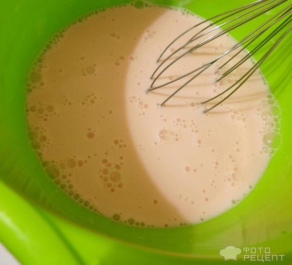 Рецепт: Венский пирог со сливой - Пирог на йогурте, с корицей и красной сливой, крошкой из печенья - невероятно вкусный десерт.