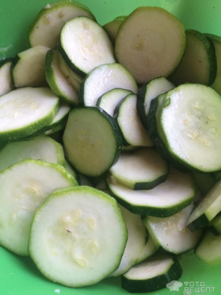 Рецепт: Закуска из жареных кабачков - Очень просто и так вкусно! Рецепт: Закуска из жареных кабачков - Очень просто и так вкусно!