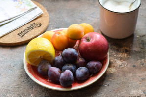 Компот из абрикосов, сливы и яблок на зиму