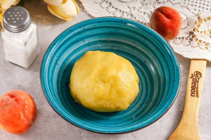 Корзиночки с персиками