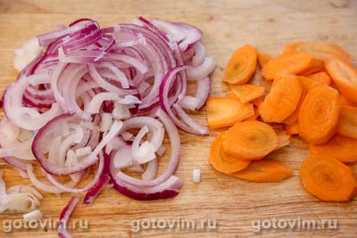 Мясо в квасе, тушенное с ржаными сухариками