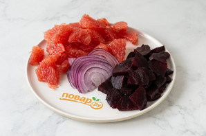 Салат из свеклы и грейпфрута Салат из свеклы и грейпфрута