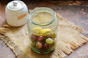 Компот из крыжовника с лимоном на зиму